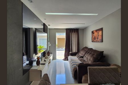 Sala de casa de condomínio para alugar com 3 quartos, 150m² em Vargem Pequena, Rio de Janeiro