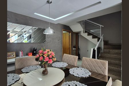 Sala de casa de condomínio para alugar com 3 quartos, 150m² em Vargem Pequena, Rio de Janeiro