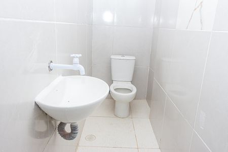 Casa para alugar com 65m², 1 quarto e 1 vaga Casa para alugar com 65m², 1 quarto e 1 vagaBanheiro