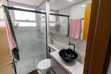 Banheiro de apartamento à venda com 2 quartos, 44m² em Vila Suzana, São Paulo