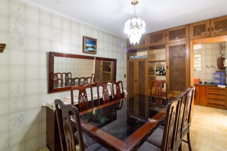 Casa à venda com 255m², 3 quartos e 2 vagas Casa à venda com 255m², 3 quartos e 2 vagasSala de Jantar