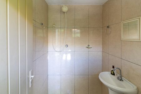 Casa à venda com 255m², 3 quartos e 2 vagas Casa à venda com 255m², 3 quartos e 2 vagasBanheiro de Serviço