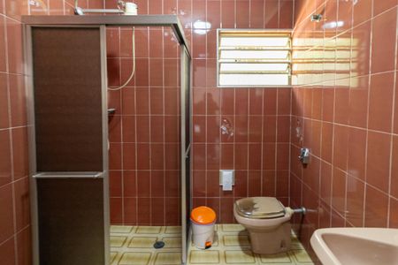 Casa à venda com 255m², 3 quartos e 2 vagas Casa à venda com 255m², 3 quartos e 2 vagasBanheiro da Suíte