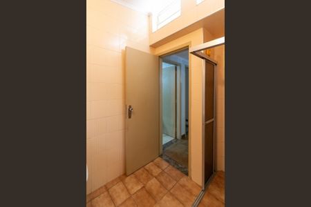 Casa à venda com 255m², 3 quartos e 2 vagas Casa à venda com 255m², 3 quartos e 2 vagasBanheiro Social 1