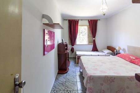 Casa à venda com 255m², 3 quartos e 2 vagas Casa à venda com 255m², 3 quartos e 2 vagasQuarto 2