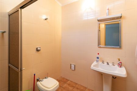 Casa à venda com 255m², 3 quartos e 2 vagas Casa à venda com 255m², 3 quartos e 2 vagasBanheiro Social 1