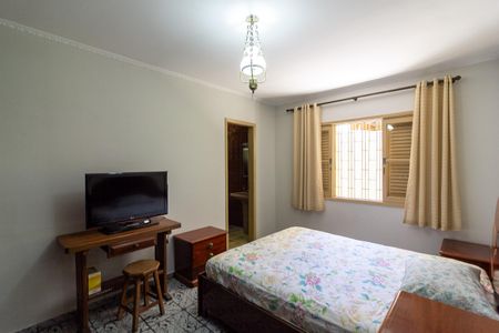 Casa à venda com 255m², 3 quartos e 2 vagas Casa à venda com 255m², 3 quartos e 2 vagasQuarto 3 - Suíte