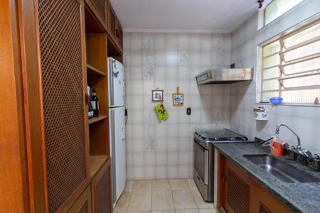 Casa à venda com 255m², 3 quartos e 2 vagas Casa à venda com 255m², 3 quartos e 2 vagasCozinha
