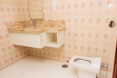 Casa à venda com 570m², 3 quartos e 10 vagas Casa à venda com 570m², 3 quartos e 10 vagasBanheiro da Suíte