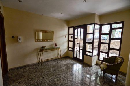 Apartamento à venda com 92m², 3 quartos e sem vaga Apartamento à venda com 92m², 3 quartos e sem vagaHall