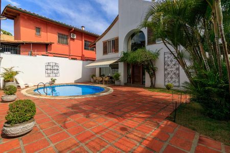 Casa à venda com 240m², 4 quartos e 3 vagas