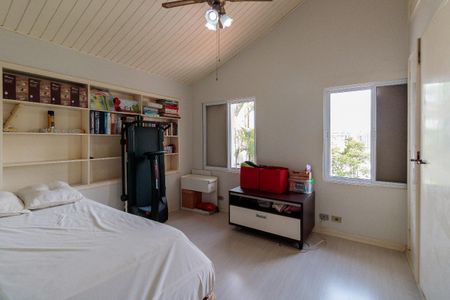 Casa à venda com 240m², 4 quartos e 3 vagas