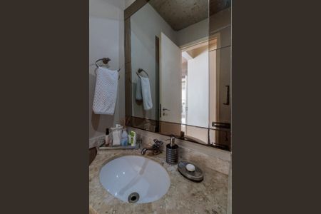 Casa à venda com 240m², 4 quartos e 3 vagas