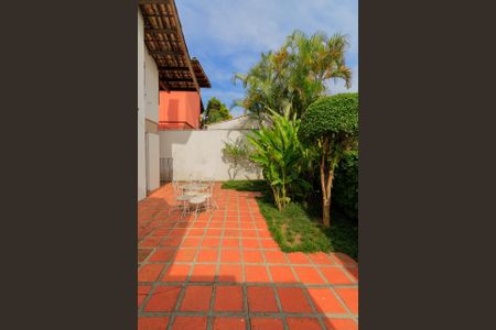 Casa à venda com 240m², 4 quartos e 3 vagas