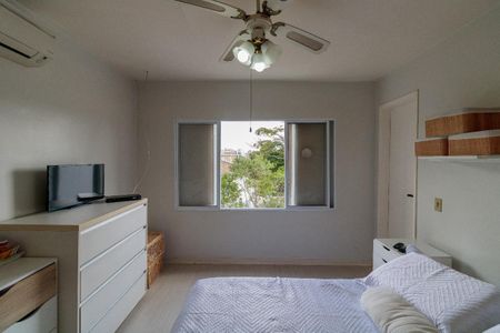 Casa à venda com 240m², 4 quartos e 3 vagas