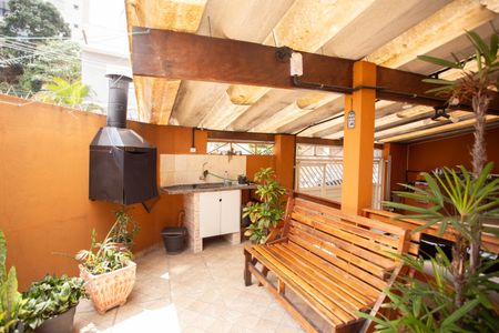 Casa à venda com 180m², 2 quartos e 2 vagasVARANDA