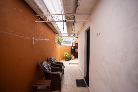 Casa à venda com 180m², 2 quartos e 2 vagasVARANDA