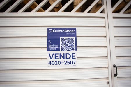 Casa à venda com 180m², 2 quartos e 2 vagasPLAQUINHA