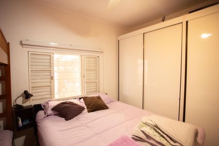 Casa à venda com 180m², 2 quartos e 2 vagasQUARTO 2