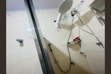 Casa à venda com 158m², 5 quartos e 2 vagas Casa à venda com 158m², 5 quartos e 2 vagasBanheiro 2