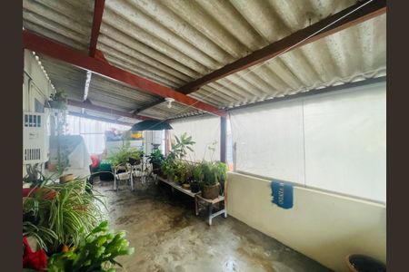 Casa à venda com 158m², 5 quartos e 2 vagas Casa à venda com 158m², 5 quartos e 2 vagasQuintal