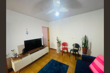 Casa à venda com 158m², 5 quartos e 2 vagas Casa à venda com 158m², 5 quartos e 2 vagasSala