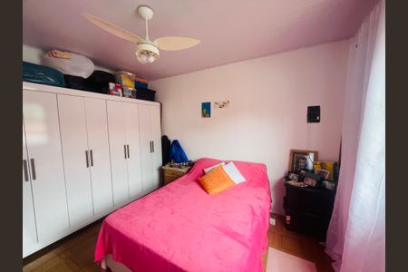 Casa à venda com 158m², 5 quartos e 2 vagas Casa à venda com 158m², 5 quartos e 2 vagasQuarto 1