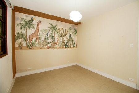 Casa à venda com 280m², 4 quartos e 2 vagas Casa à venda com 280m², 4 quartos e 2 vagasQuarto 3