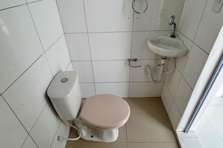 Banheiro de casa para alugar com 1 quarto, 30m² em Ponta da Praia, Santos