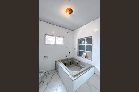 Casa para alugar com 150m², 3 quartos e 1 vaga Casa para alugar com 150m², 3 quartos e 1 vagaBanheiro da Suíte