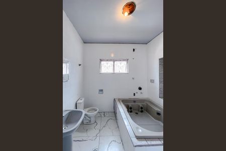 Casa para alugar com 150m², 3 quartos e 1 vaga Casa para alugar com 150m², 3 quartos e 1 vagaBanheiro da Suíte