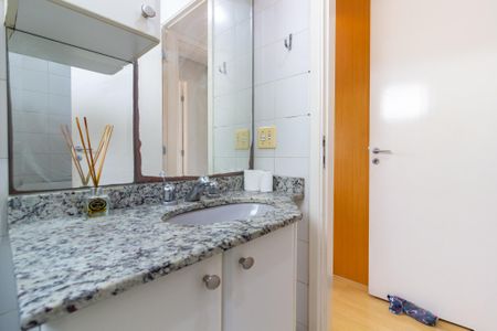 Apartamento para alugar com 82m², 2 quartos e 2 vagas Apartamento para alugar com 82m², 2 quartos e 2 vagasBanheiro da Suíte 1