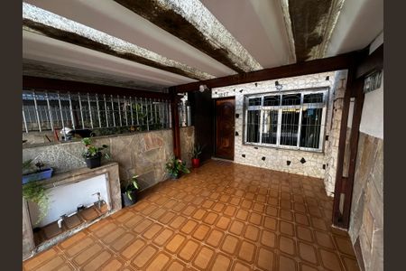 Casa à venda com 180m², 4 quartos e 1 vaga Casa à venda com 180m², 4 quartos e 1 vagaGaragem