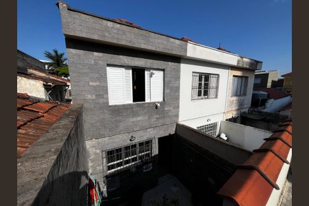 Casa à venda com 180m², 4 quartos e 1 vaga Casa à venda com 180m², 4 quartos e 1 vagaVaranda