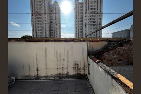 Casa à venda com 180m², 4 quartos e 1 vaga Casa à venda com 180m², 4 quartos e 1 vagaVaranda