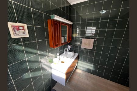 Casa à venda com 180m², 4 quartos e 1 vaga Casa à venda com 180m², 4 quartos e 1 vagaBanheiro Social