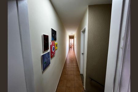 Casa à venda com 180m², 4 quartos e 1 vaga Casa à venda com 180m², 4 quartos e 1 vagaCorredor