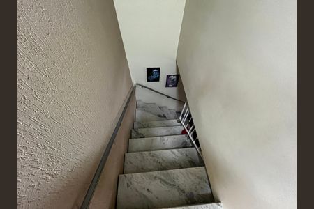 Casa à venda com 180m², 4 quartos e 1 vaga Casa à venda com 180m², 4 quartos e 1 vagaCorredor