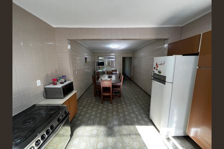 Casa à venda com 180m², 4 quartos e 1 vaga Casa à venda com 180m², 4 quartos e 1 vagaCozinha