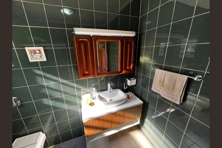 Casa à venda com 180m², 4 quartos e 1 vaga Casa à venda com 180m², 4 quartos e 1 vagaBanheiro Social