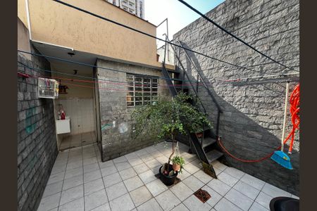 Casa à venda com 180m², 4 quartos e 1 vaga Casa à venda com 180m², 4 quartos e 1 vagaQuintal