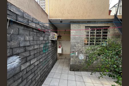 Casa à venda com 180m², 4 quartos e 1 vaga Casa à venda com 180m², 4 quartos e 1 vagaQuintal