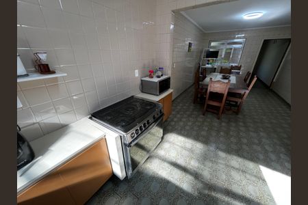 Casa à venda com 180m², 4 quartos e 1 vaga Casa à venda com 180m², 4 quartos e 1 vagaCozinha