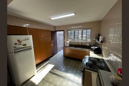 Casa à venda com 180m², 4 quartos e 1 vaga Casa à venda com 180m², 4 quartos e 1 vagaCozinha