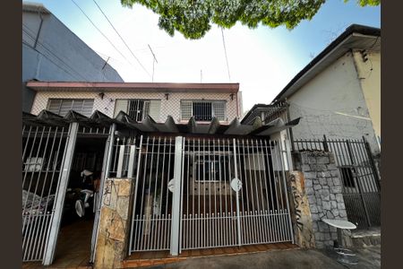 Casa à venda com 180m², 4 quartos e 1 vaga Casa à venda com 180m², 4 quartos e 1 vagaFachada