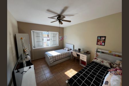 Casa à venda com 180m², 4 quartos e 1 vaga Casa à venda com 180m², 4 quartos e 1 vagaQuarto 1