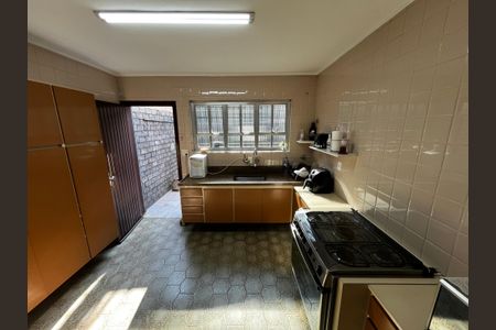 Casa à venda com 180m², 4 quartos e 1 vaga Casa à venda com 180m², 4 quartos e 1 vagaCozinha