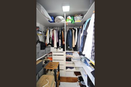 Closet do Quarto 1 de apartamento para alugar com 2 quartos, 65m² em Vila Olímpia, São Paulo