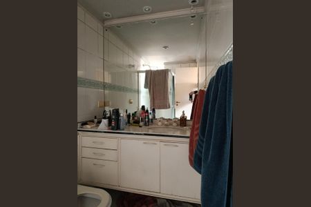 Apartamento para alugar com 100m², 3 quartos e 2 vagasBanheiro da Suíte