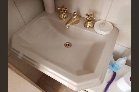 Apartamento para alugar com 100m², 3 quartos e 2 vagasBanheiro social